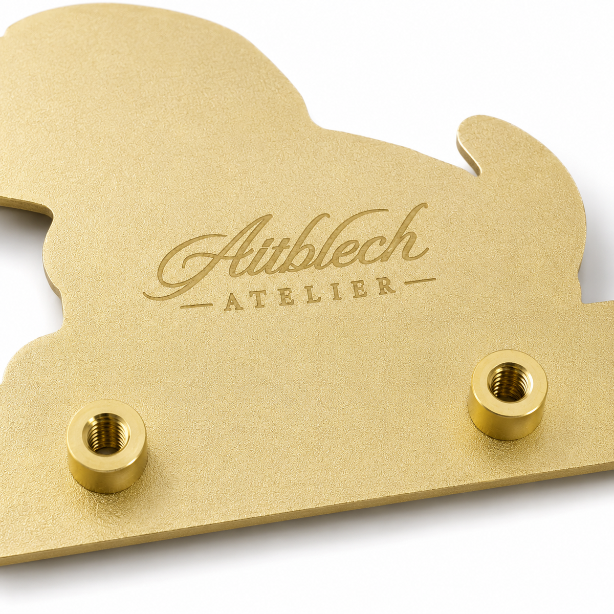 Altblech_Atelier_SWC_Badge_Gold_backside_close